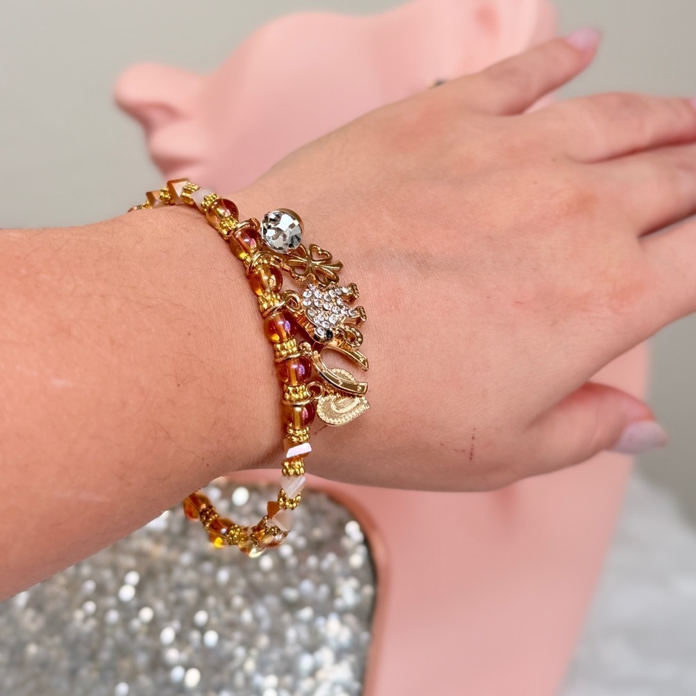 ⚜️ Gold Charm Bracelet with Heart and Clover Accents - Picture 5 of 5